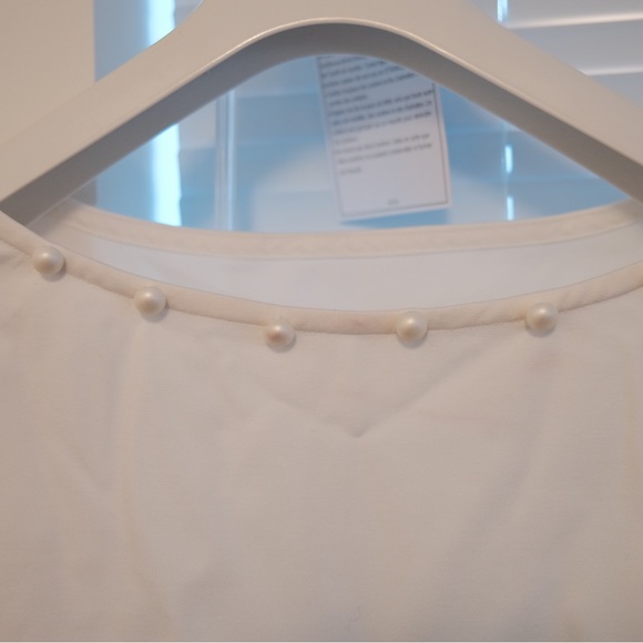 Brand new white pearl top - Picture 2 of 3